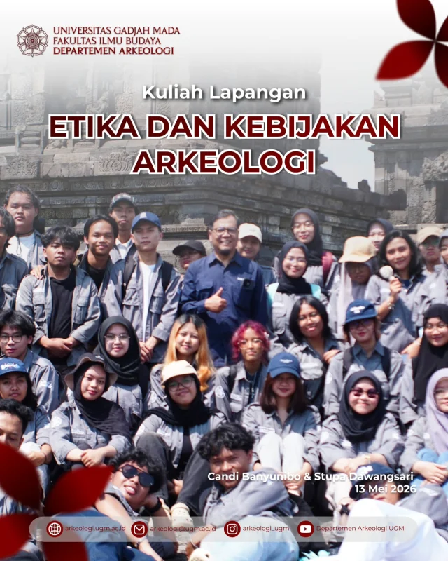 Kuliah Lapangan Mata Kuliah Etika dan Kebijakan Arkeologi telah dilaksanakan pada tanggal 13 Mei 2026 di kawasan Candi Barong dan Stupa Dawangsari bersama Bapak Dr. Fahmi Prihantoro, S.S., M.A. Kegiatan ini menjadi sarana pembelajaran langsung bagi mahasiswa untuk memahami penerapan etika arkeologi dan kebijakan pelestarian cagar budaya, termasuk melihat proses pemugaran serta pengelolaan situs di lapangan. Melalui observasi dan diskusi secara langsung, mahasiswa diajak memahami pentingnya pelestarian warisan budaya sebagai bagian dari upaya menjaga nilai sejarah dan budaya Indonesia.

#Arkeologi #ArkeologiUGM #KuliahLapangan #EtikaArkeologi #CagarBudayaCandiBarongStupaDawangsari