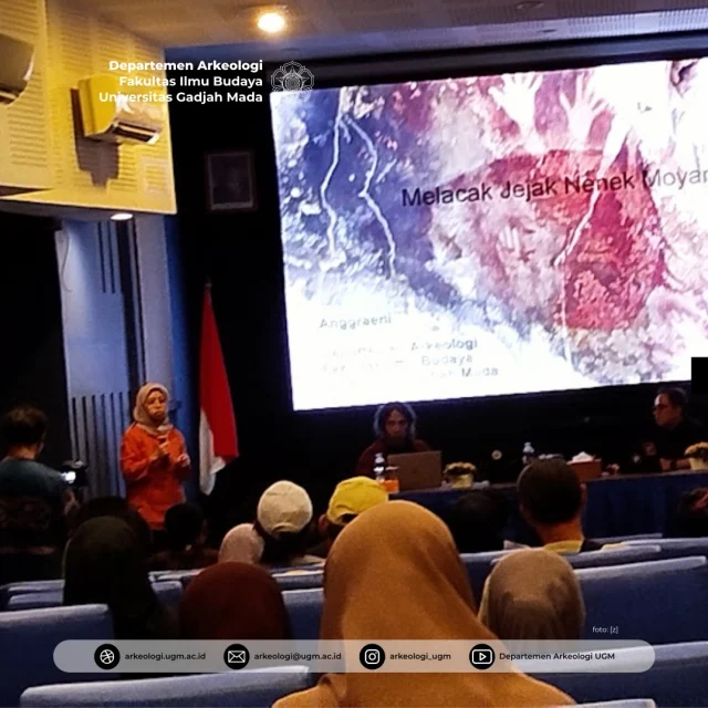 Prof. Anggraeni menyampaikan bahasan tentang seni rupa pada masa Prasejarah, pada Diskusi Publik "Dari Gua ke Galeri: Membaca Ulang Sejarah Seni Rupa Indonesia", diselenggarakan oleh MCB Galeri Nasional dan Museum Benteng Vredeburg Yogyakarta, 29 Agustus 2026.
.
#arkeologiugm #fibugm #rayawarnafibugm